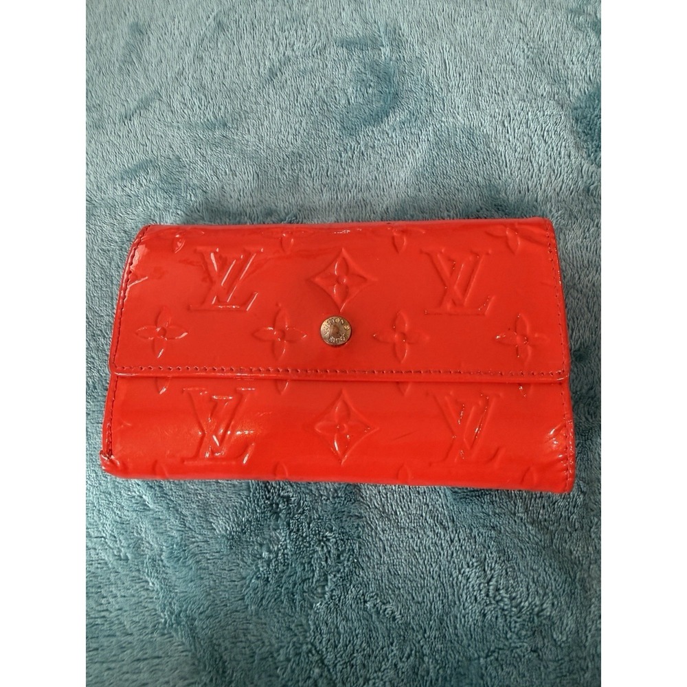 Authentic LOUIS VUITTON LV Monogram Vernis Sarah Wallet Envelope Red Leather
